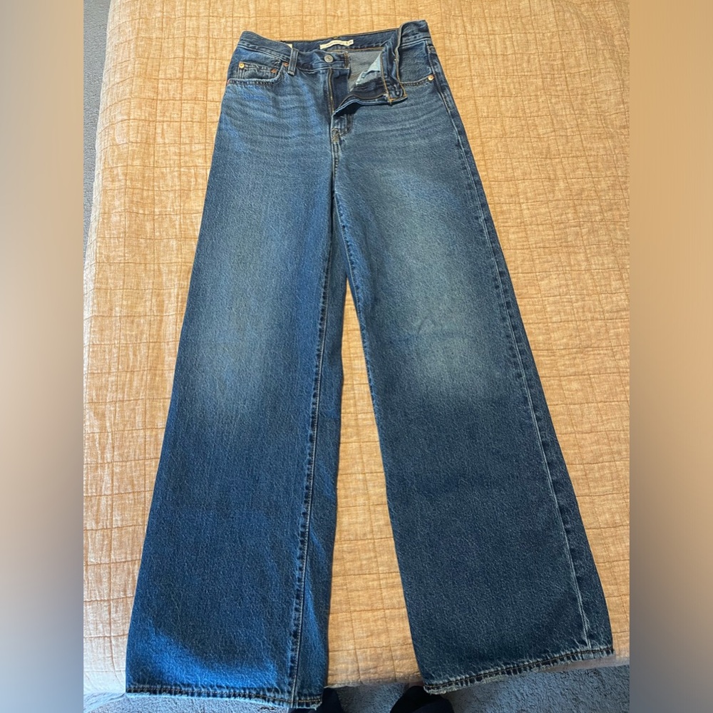 Levi's Wide Leg Flare Jeans in Medium Blue